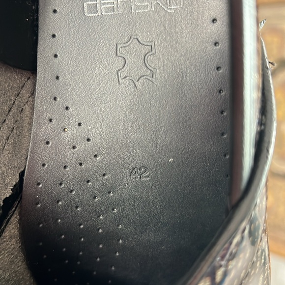 Dansko professional Clogs size 42 lightly used - Picture 7 of 7